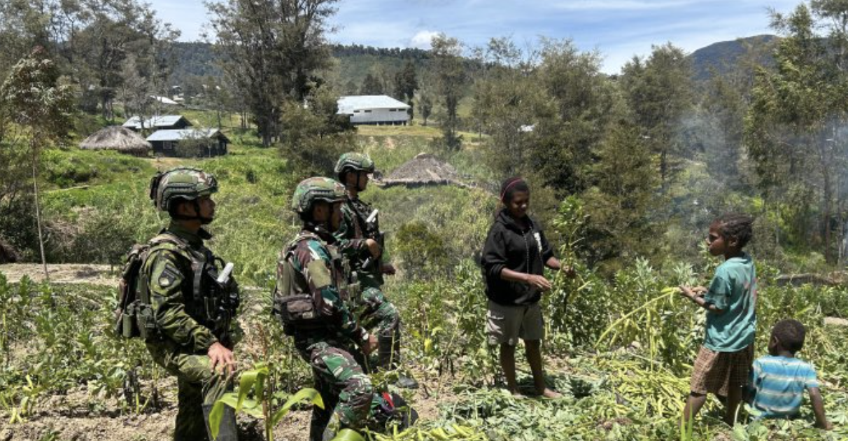 Gelar Komsos di Ladang Wamitu, Wujud Kedekatan TNI dan Rakyat