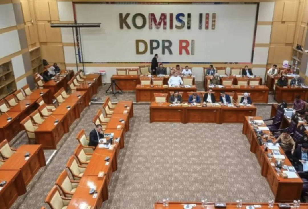 Penegakan Hukum Kasus Jampidsus Tetap Independen, Komisi III DPR Tegaskan Tak Perlu Izin Presiden