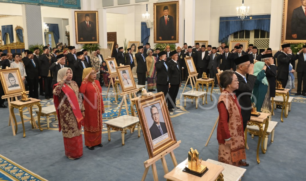 Presiden Prabowo Resmi Tetapkan 10 Tokoh Jadi Pahlawan Nasional