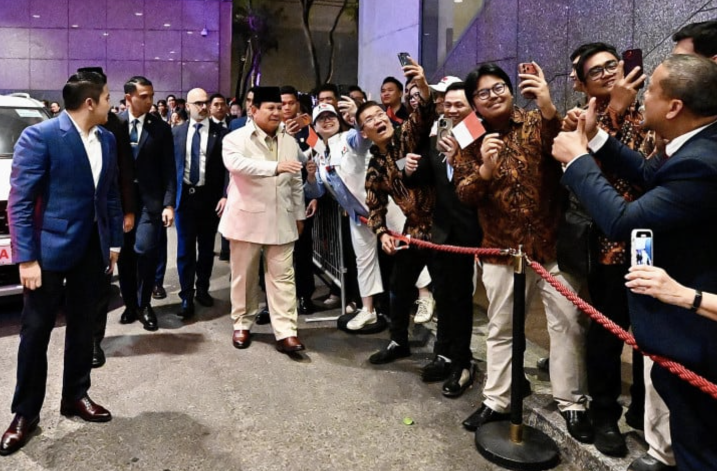 Prabowo Disambut Antusias Mahasiswa Indonesia, Titip Aspirasi Dunia Pendidikan