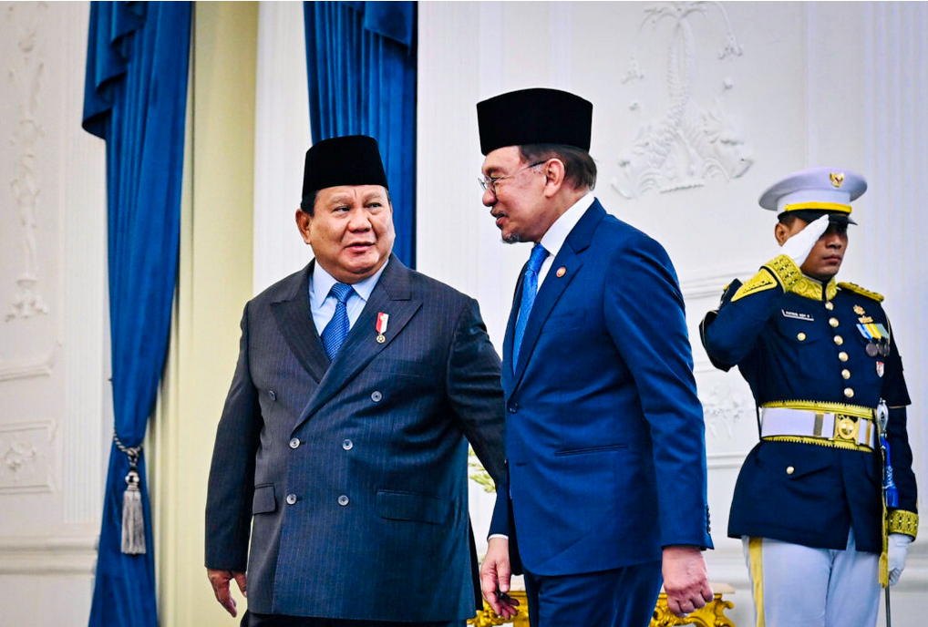 Presiden Prabowo Sambut Hangat PM Malaysia Anwar Ibrahim, Pererat Hubungan Strategis 