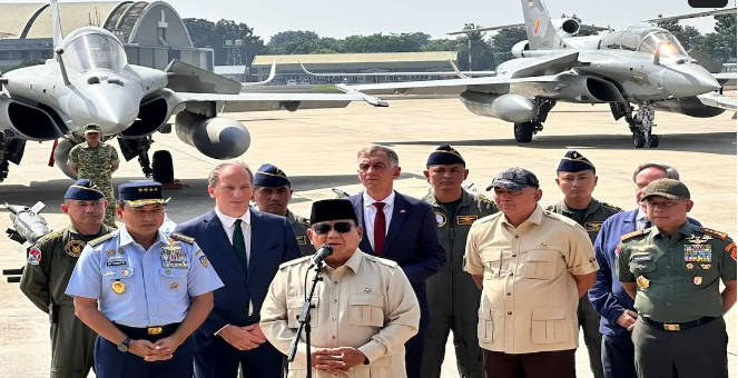 Prabowo Subianto Serahkan Enam Jet Tempur Rafale kepada Panglima TNI