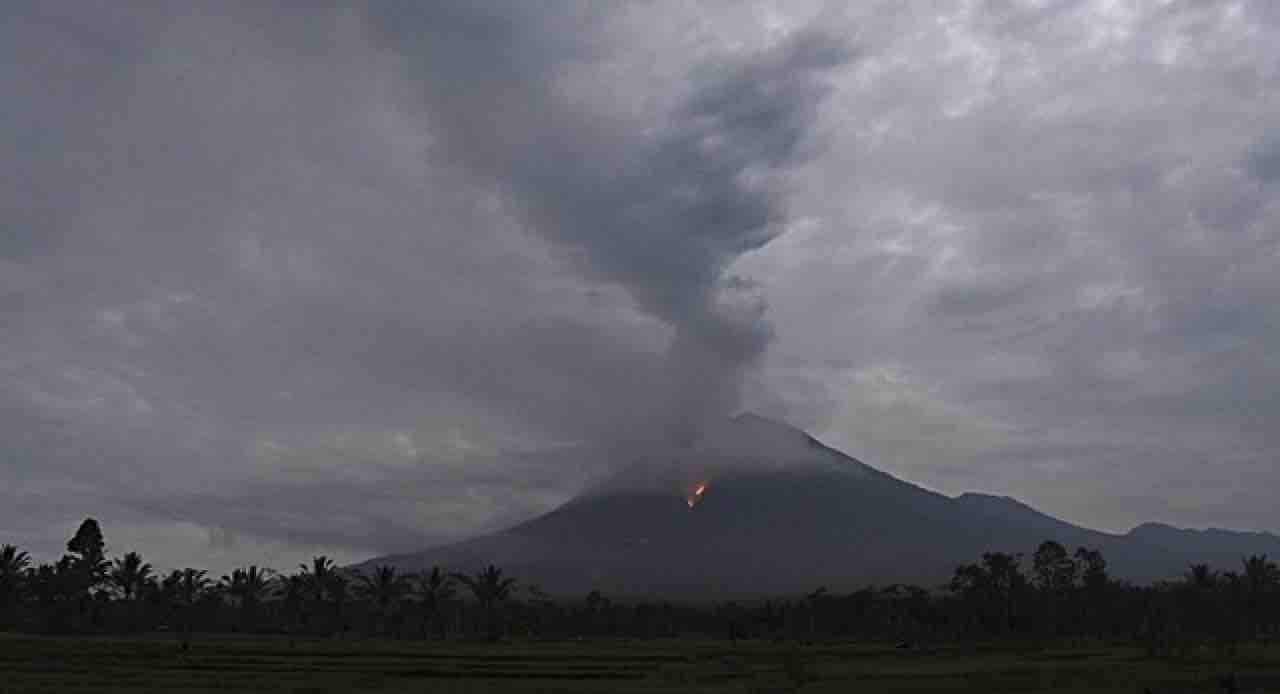 Aktivitas Gunung Semeru Meningkat, PVMBG Keluarkan Imbauan Darurat