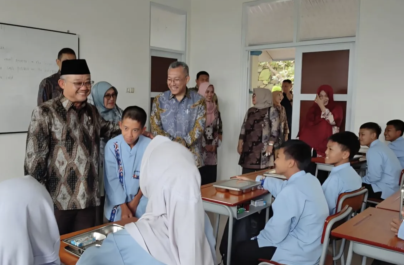 Revitalisasi Sekolah dan MBG Perkuat Lingkungan Belajar yang Aman dan Sehat