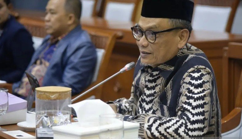 DPR Dorong Pemerintah Naikkan Kesejahteraan Guru Honorer Bertahap