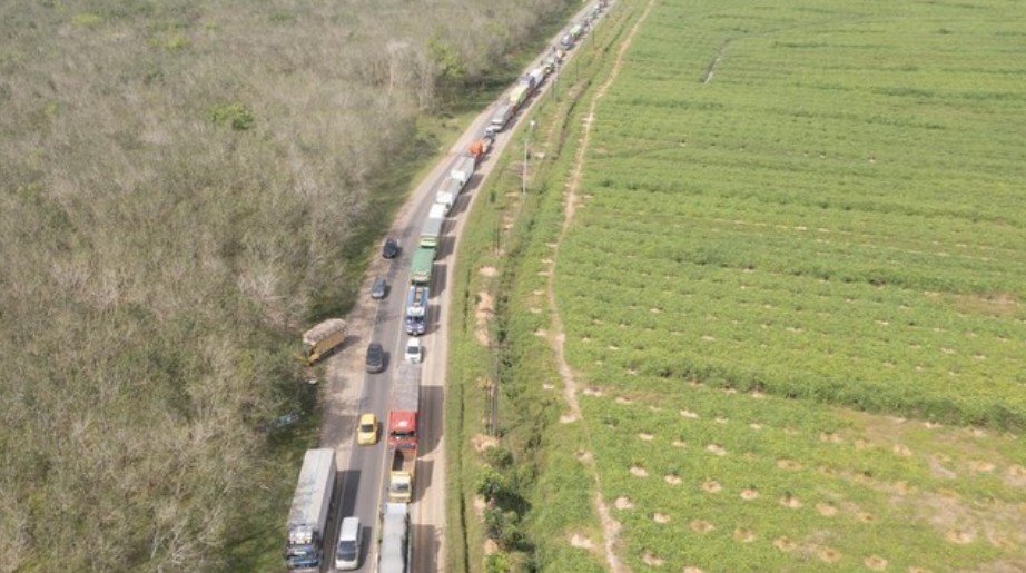 Macet Mengerikan, Jalintim Jambi-Palembang Ditutup 