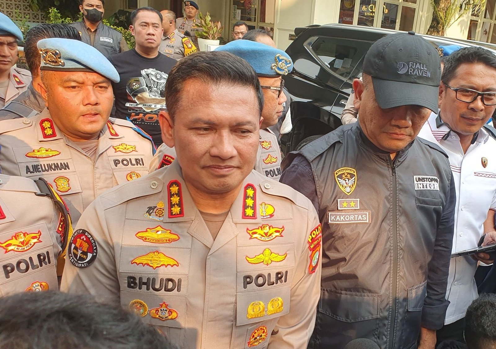 Polisi Amankan Kafe de’Clan dan Money Changer di Cipete dalam Penanganan Tiga Kasus Korupsi