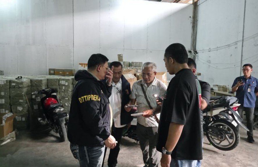 Bareskrim Gerebek Lima Gudang di Jakarta, Ribuan Ponsel Ilegal Disita