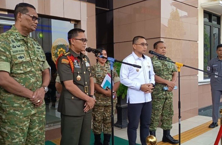 TB Hasanuddin Dorong Sidang Kasus Andrie Yunus Digelar Terbuka
