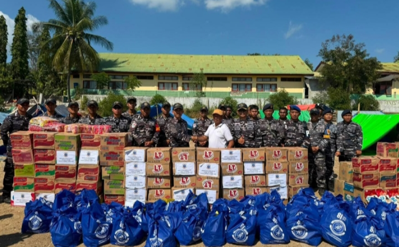 TNI Kerahkan 1.265 Personel, Salurkan 188 Ton Bantuan untuk Korban Gempa NTT