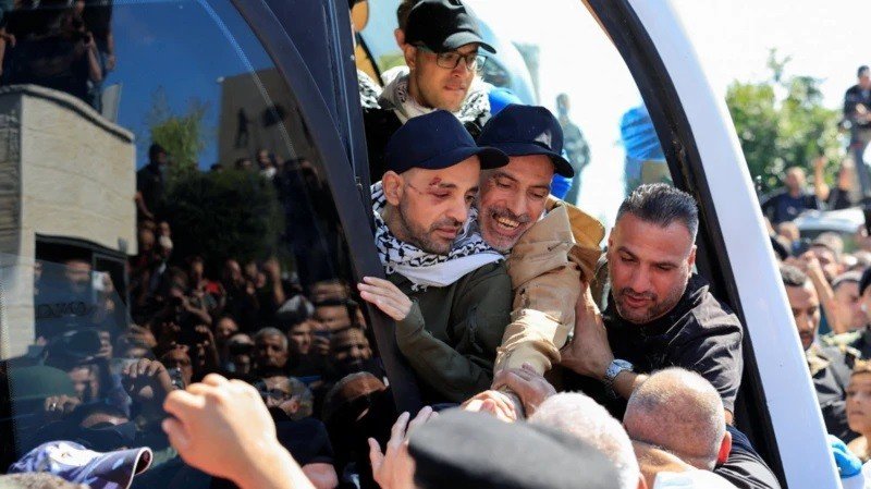 Ratusan Tahanan Palestina Akhirnya Dibebaskan Israel