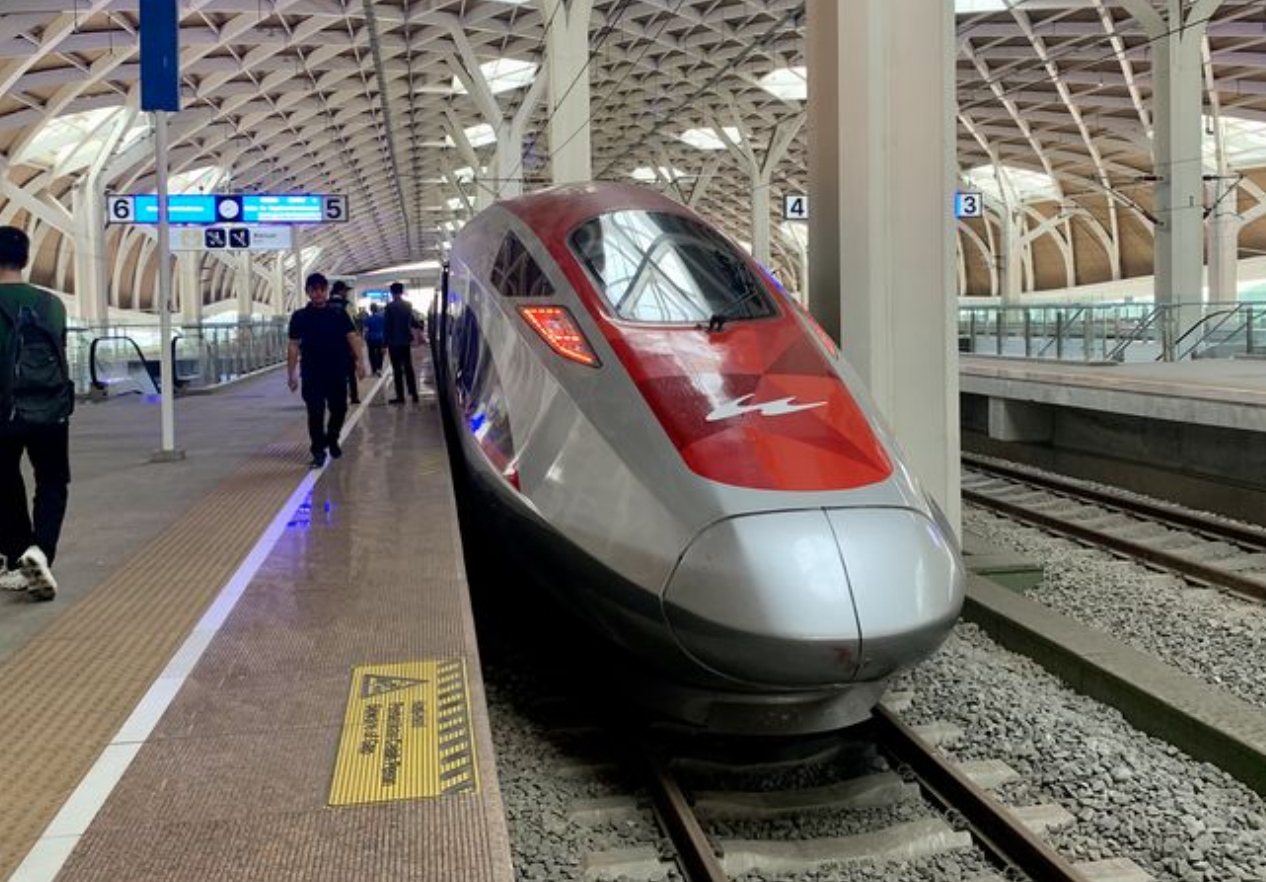 Prabowo Ambil Alih Tanggung Jawab Utang Kereta Cepat Whoosh